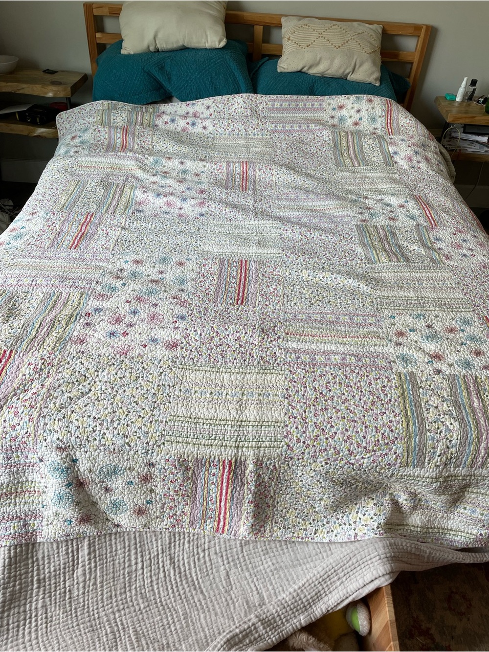 Reversible patchwork floral quilt double size